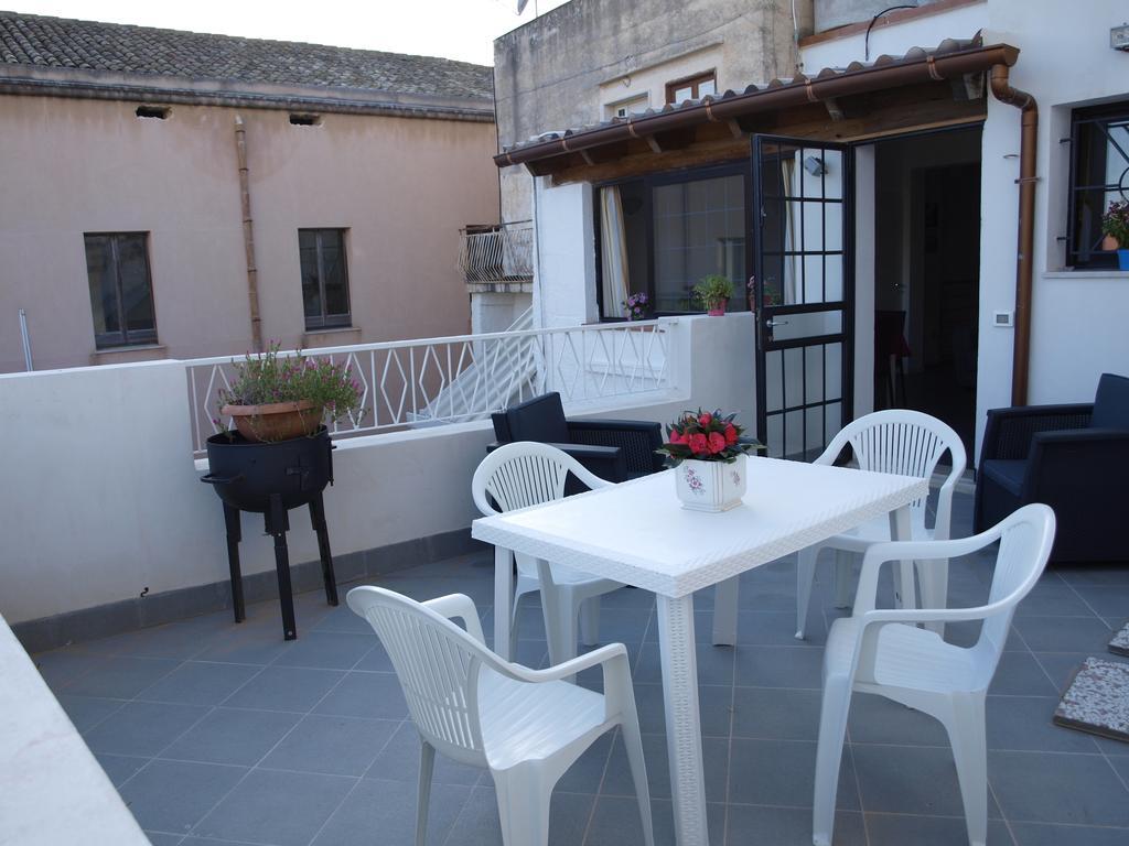 Dafne Marsala Centro Bed & Breakfast Bagian luar foto